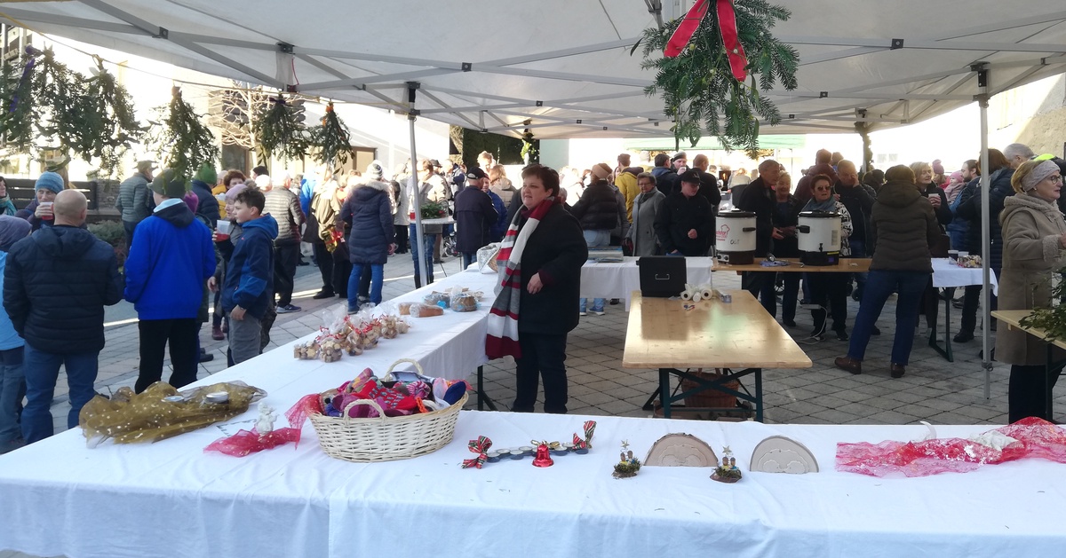Besinnlicher Christkindlmarkt der Trachtengruppe Kirchbach